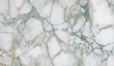 Carrara Mermer ile Mekanlarda Zamansız Estetik